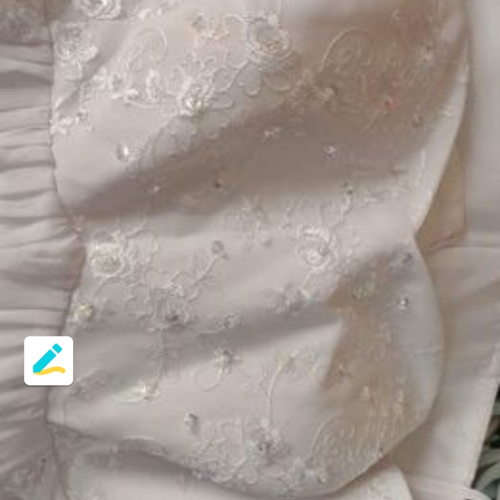 Woman's size 24 wedding dress brand new